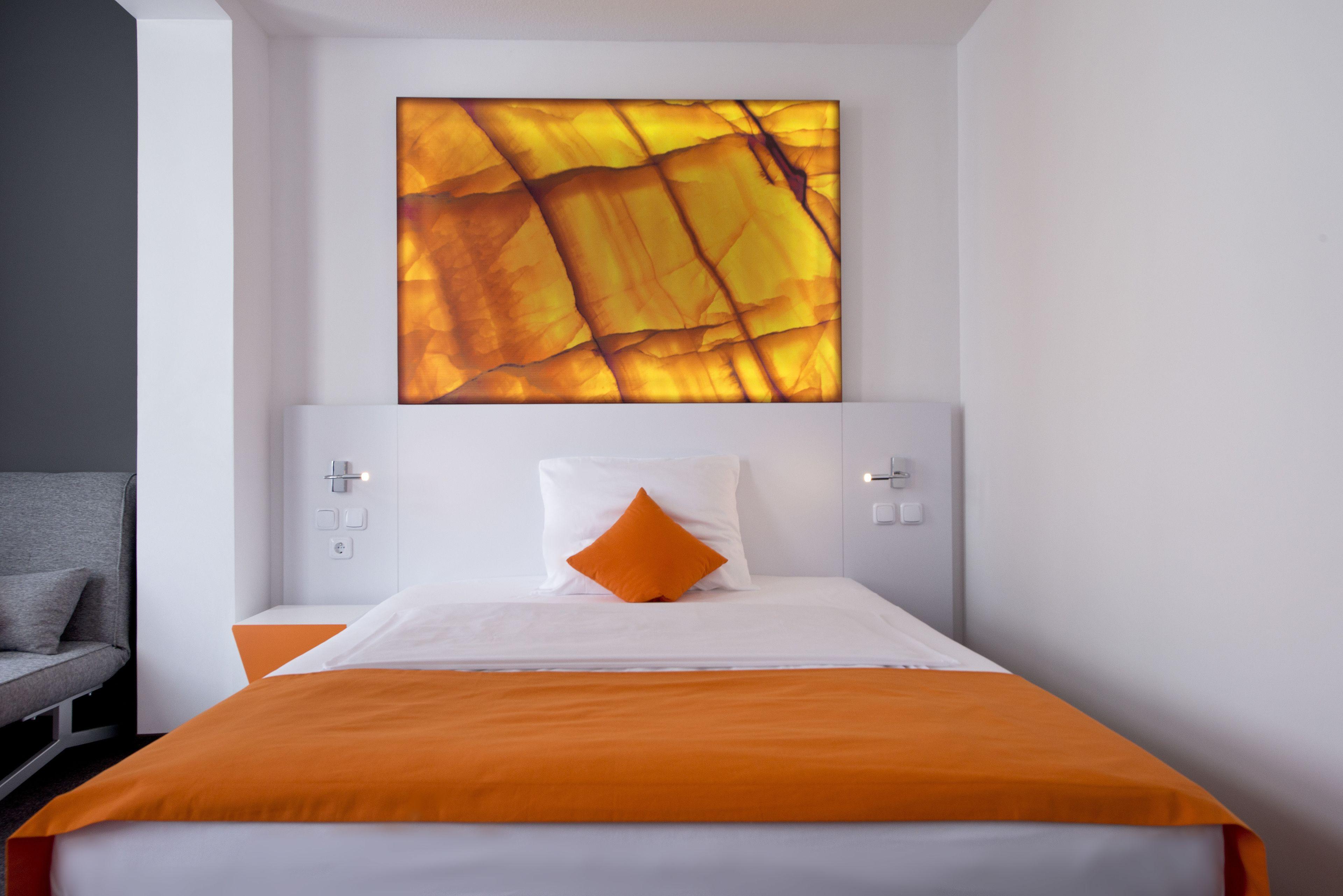 Wyndham Garden Duesseldorf City Centre Koenigsallee — Photos 1